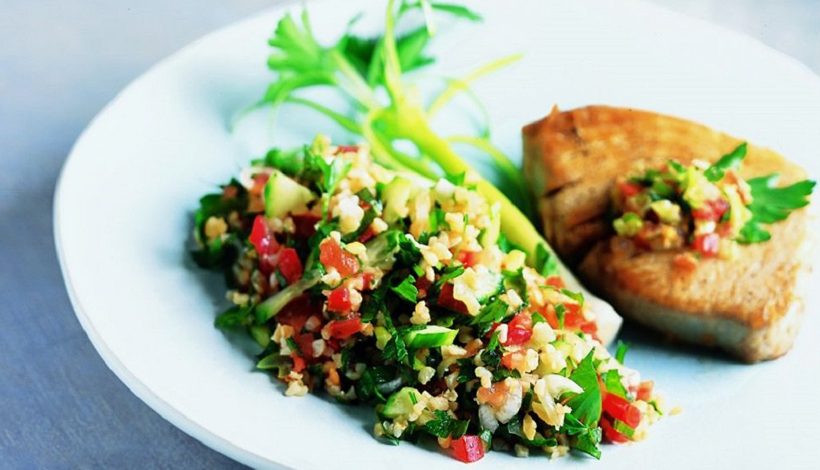 Taboulé à la libanaise et steaks de thon grillés