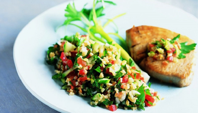 Taboulé à la libanaise et steaks de thon grillés